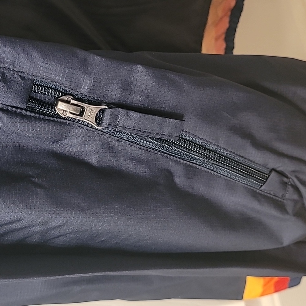 ALDI Collection Windbreaker - Picture 3 of 16